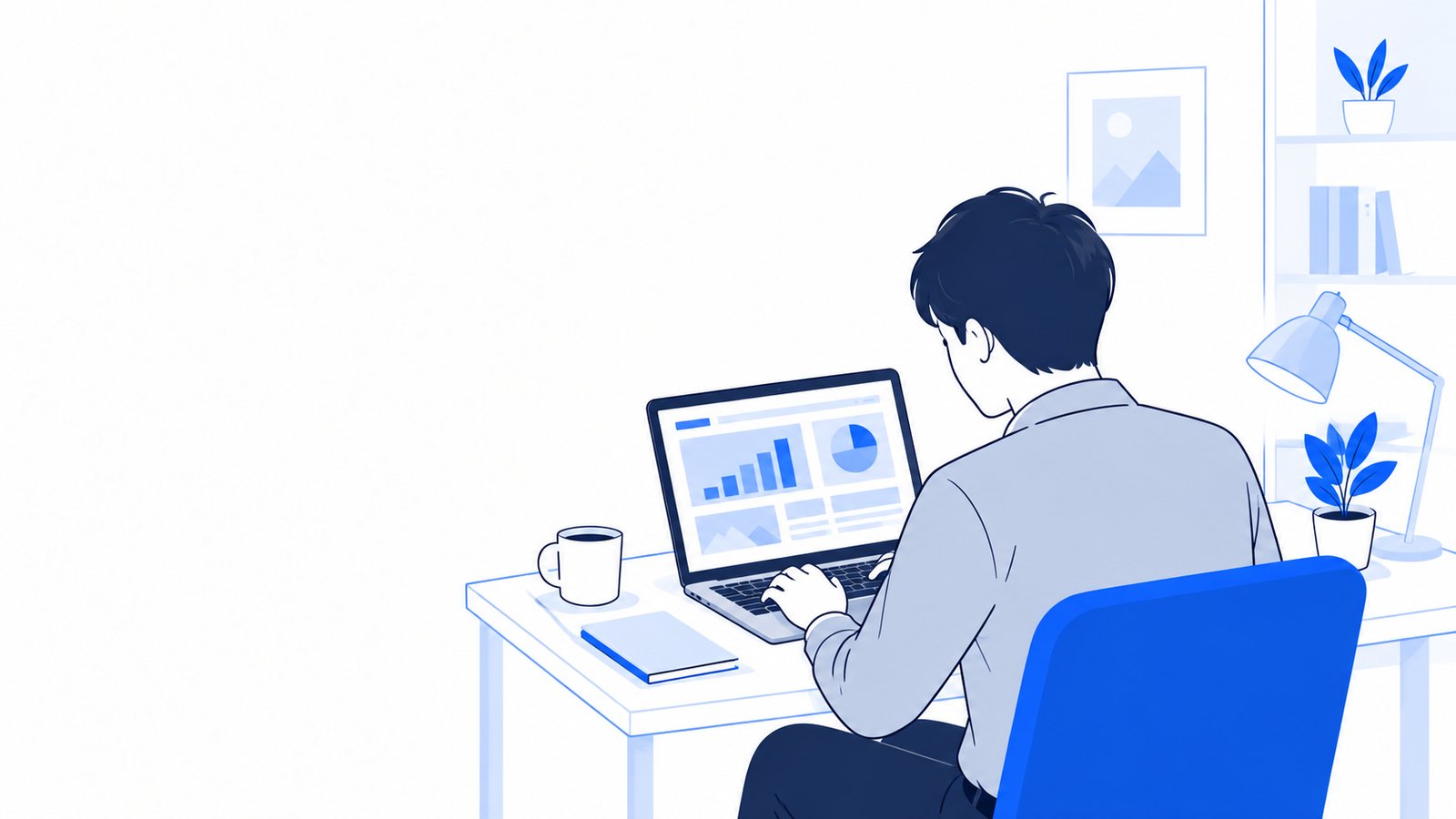 自宅の机でノートPCに向かい、画面を見ながら副業の作業を進める会社員